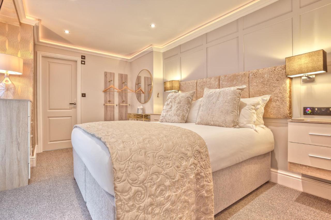 The Mews Boutique Deluxe Apartments, Sleep 2-6 People , Central Location, Free Parking Windermere Kültér fotó