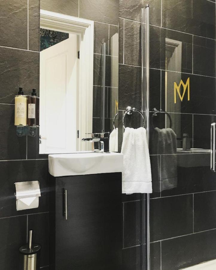 The Mews Boutique Deluxe Apartments, Sleep 2-6 People , Central Location, Free Parking Windermere Kültér fotó