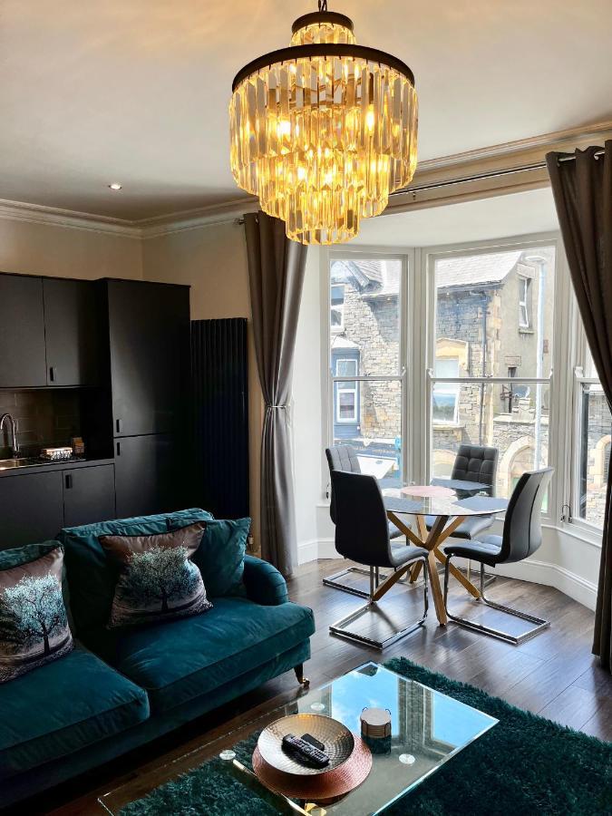 The Mews Boutique Deluxe Apartments, Sleep 2-6 People , Central Location, Free Parking Windermere Kültér fotó