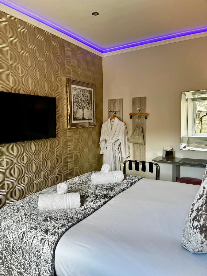 The Mews Boutique Deluxe Apartments, Sleep 2-6 People , Central Location, Free Parking Windermere Kültér fotó