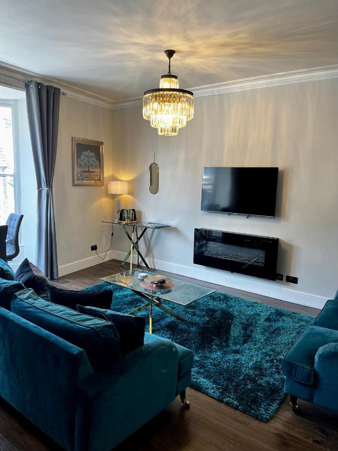 The Mews Boutique Deluxe Apartments, Sleep 2-6 People , Central Location, Free Parking Windermere Kültér fotó