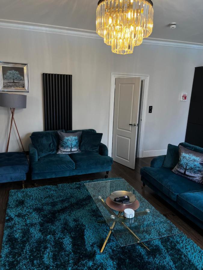 The Mews Boutique Deluxe Apartments, Sleep 2-6 People , Central Location, Free Parking Windermere Kültér fotó