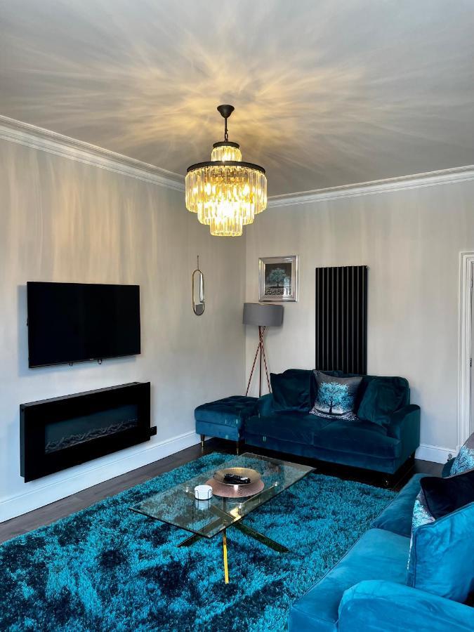 The Mews Boutique Deluxe Apartments, Sleep 2-6 People , Central Location, Free Parking Windermere Kültér fotó
