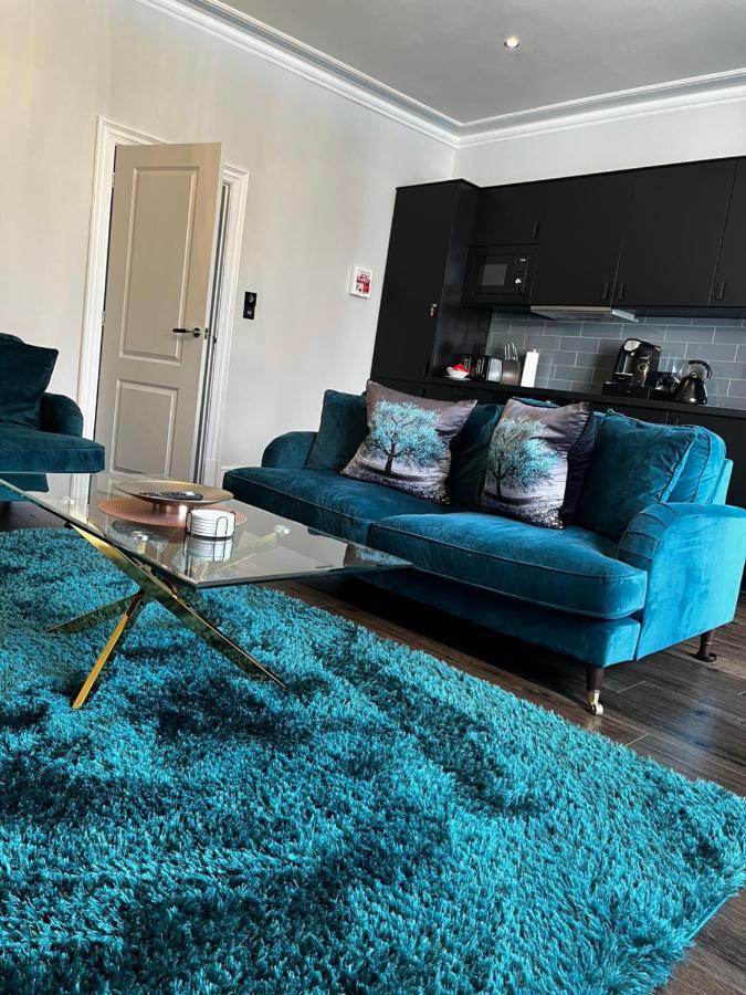 The Mews Boutique Deluxe Apartments, Sleep 2-6 People , Central Location, Free Parking Windermere Kültér fotó